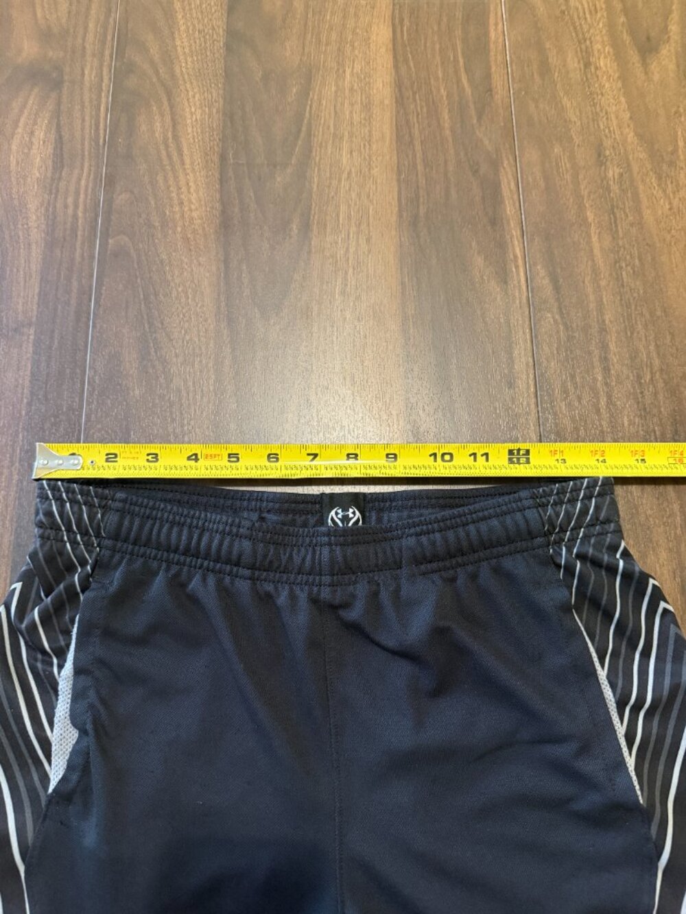 Under Armour boy's basketball shorts YLG - Picture 8 of 9
